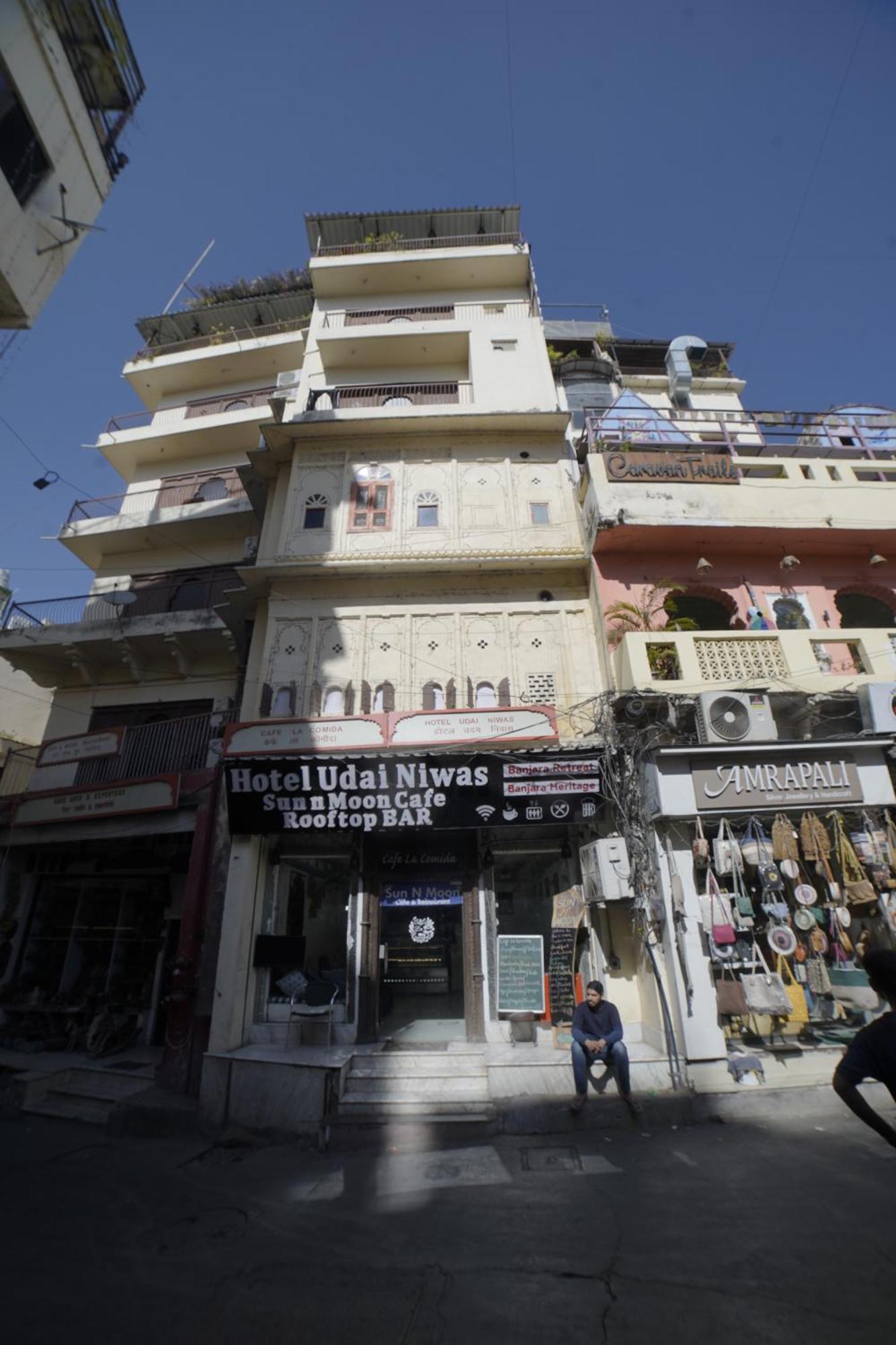 Hotel Udai Niwas By The Lake Udaipur Bagian luar foto