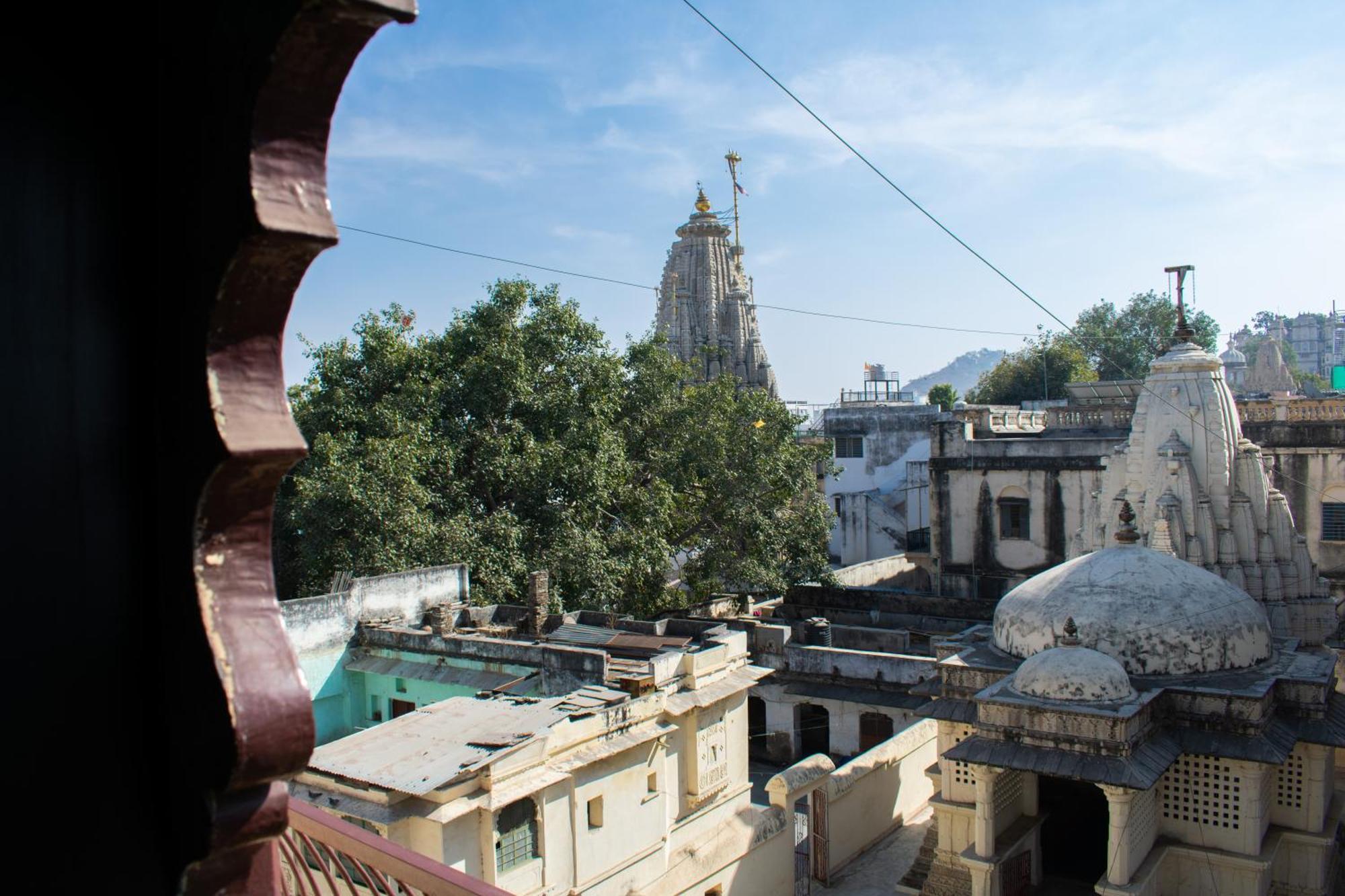 Hotel Udai Niwas By The Lake Udaipur Bagian luar foto